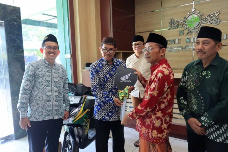 Sepeda Motor Operasional untuk Kantor Layanan Wonoayu